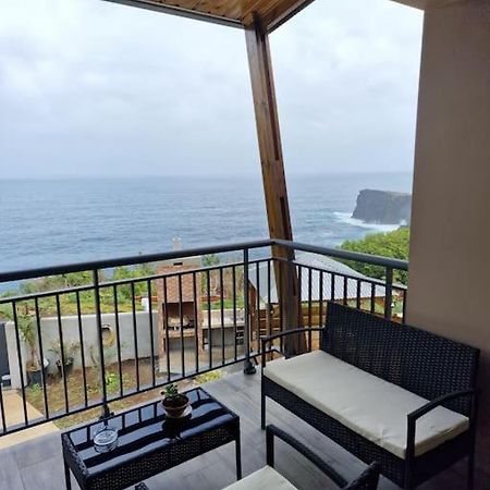 Charment Appartement Avec Vue Sur Mer Petite Île Екстериор снимка