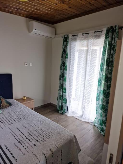 Charment Appartement Avec Vue Sur Mer Petite Île Екстериор снимка