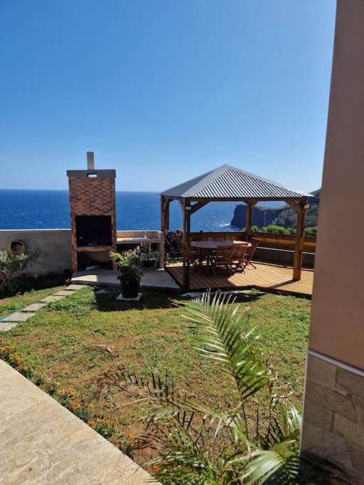 Charment Appartement Avec Vue Sur Mer Petite Île Екстериор снимка